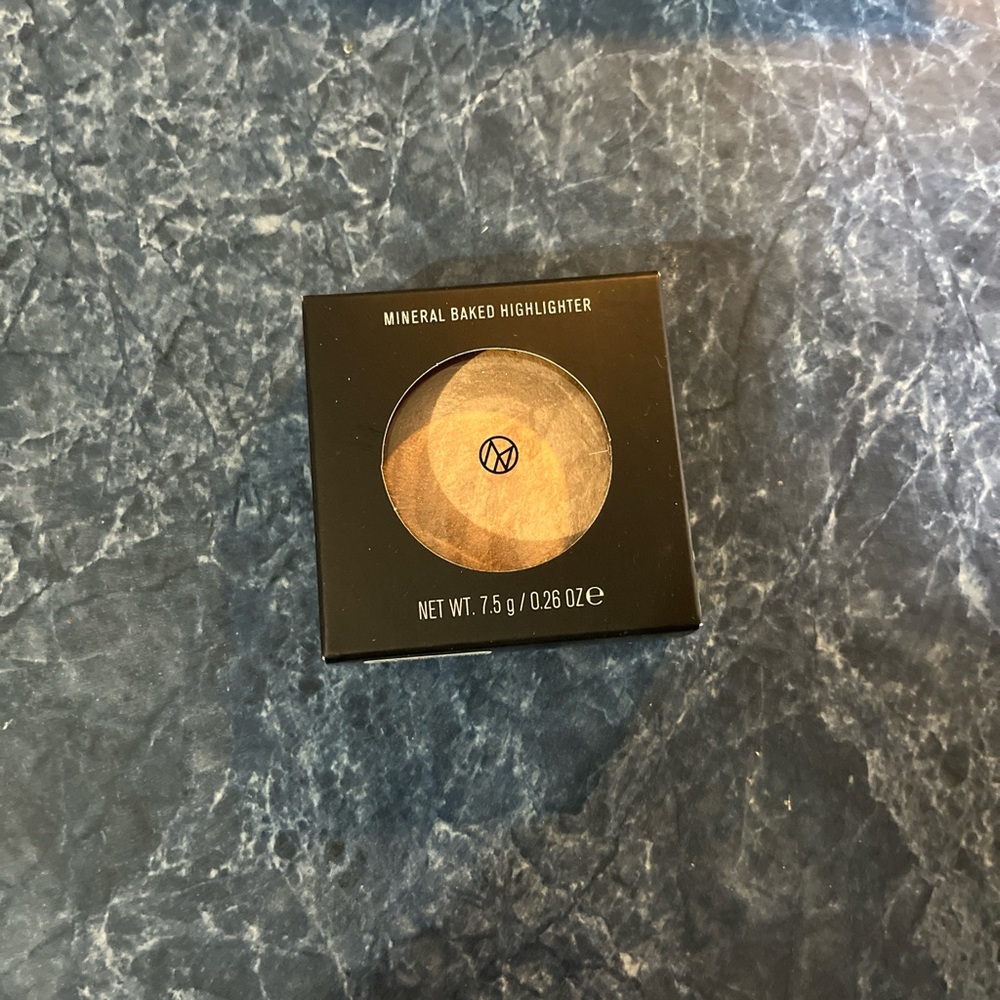 Mineral Baked Highlighter